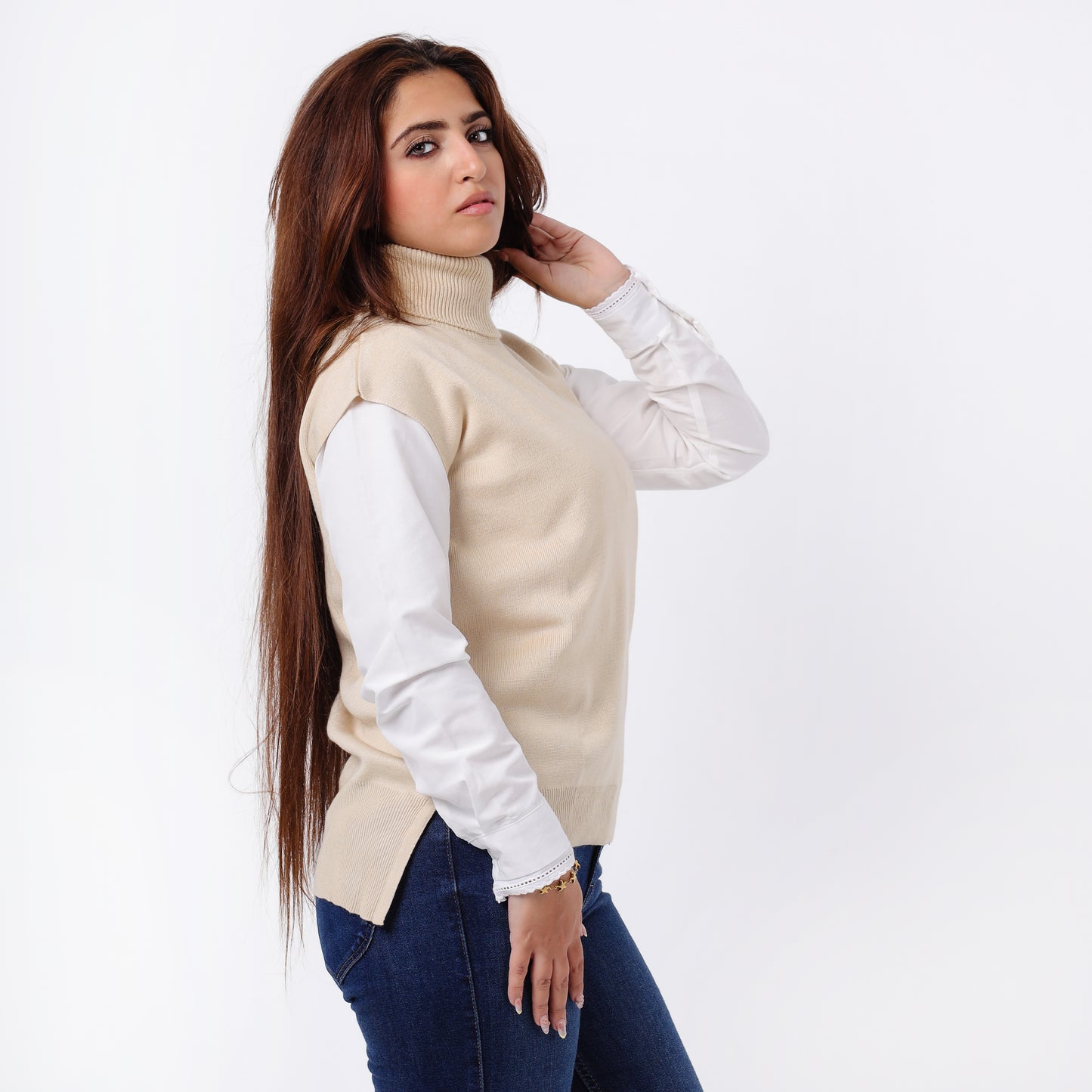 Women’s Sleeveless Knitted Turtleneck Sweater